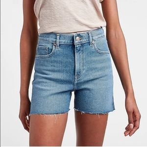 EXPRESS High Waisted Faded Blue Raw Hem Jean Denim Shorts Medium Wash 19